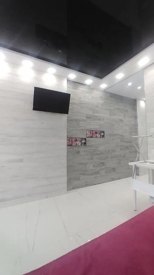 1К: Центральное Жилье у Метро Шулявская Apartment Kyiv Ukraine